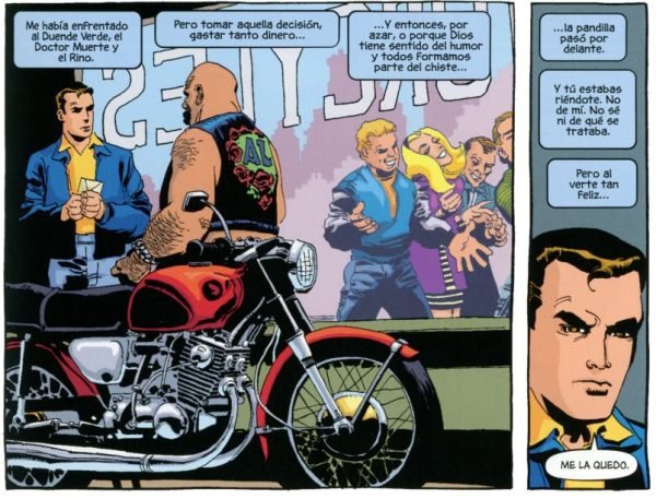 Bocadillos en azul representando los recuerdos de Peter Parker