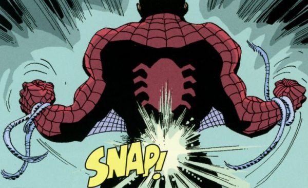 Spiderman Blue rompiendo las ataduras