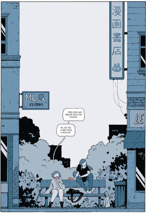 Comiendo helados sentadas en un banco Comiendo helados sentadas en un banco